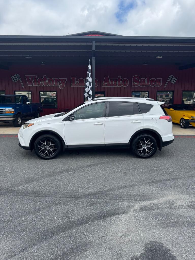 2016 Toyota RAV4 SE's photo