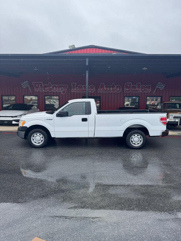 2010 Ford F-150 STX's photo
