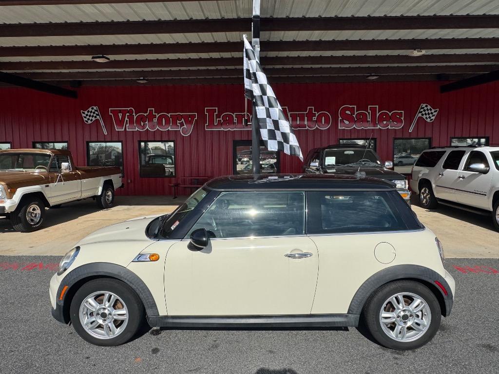 2011 MINI Cooper Base's photo
