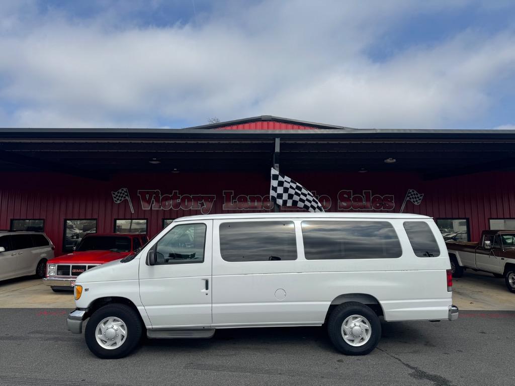 2002 Ford E-Series E-350 XL Super Duty Extended's photo