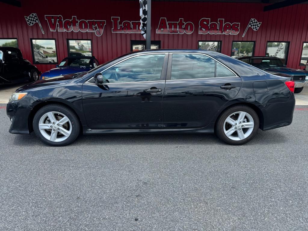 2012 Toyota Camry 2.5 Auto SE's photo