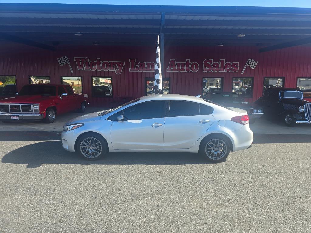 2017 Kia Forte LX AT's photo